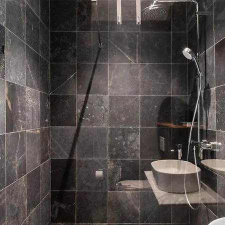 Elegant Retreat With Private Pool & Parking スリーマ