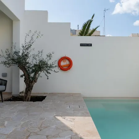 Semesterbostad Elegant Retreat With Private Pool & Parking Sliema