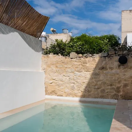 Elegant Retreat With Private Pool & Parking * Sliema