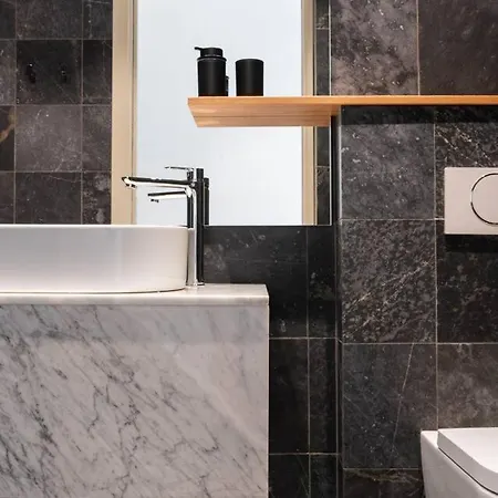 Elegant Retreat With Private Pool & Parking