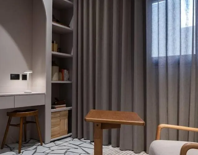 別荘 Elegant Retreat With Private Pool & Parking