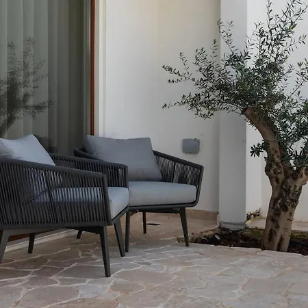 Σπίτι διακοπών Elegant Retreat With Private Pool & Parking *